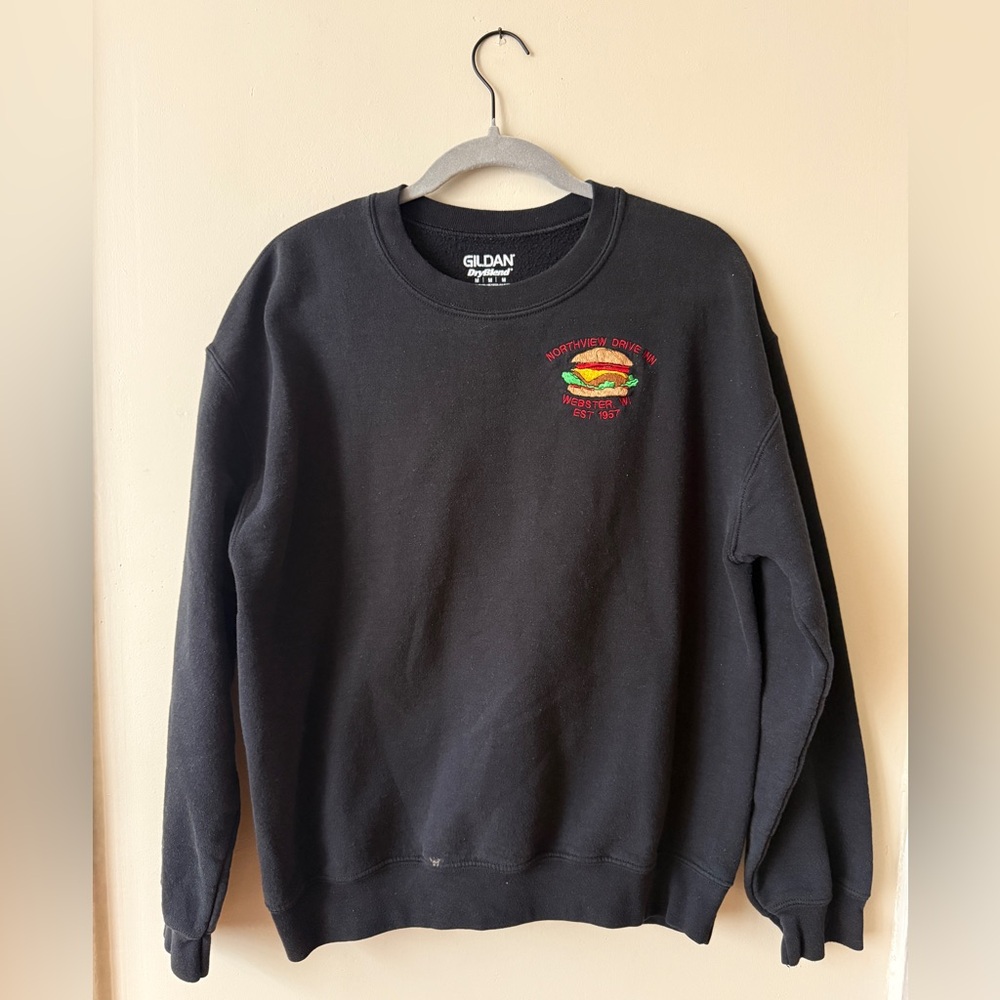 Gildan Men's Classic Black Crewneck Sweater